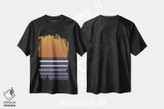 تیشرت طرح دار غروب رترو، تزئینی اثر آلیسا گالیتسینا | فروشگاه ایماژ