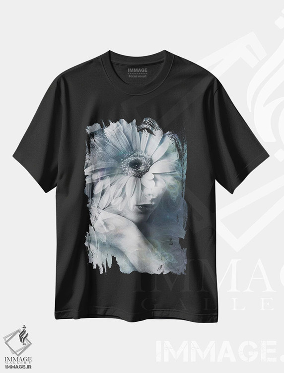 تیشرت طرح دار دختر گل، عکاسی دو نوردهی اثر تاتیانا آم رِین | فروشگاه ایماژ