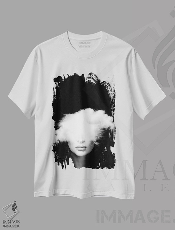 تیشرت طرح دار سر در ابرها، عکاسی دو نوردهی اثر تاتیانا آم رِین | immage.ir