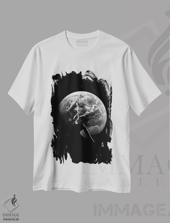 تیشرت طرح دار کیهانی I اثر تاتیانا آم رِین | immage.ir