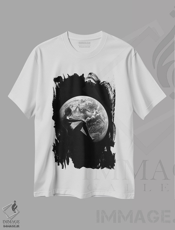 تیشرت طرح دار کیهانی II اثر تاتیانا آم رِین | immage.ir