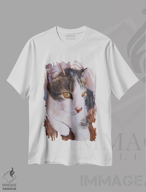 تیشرت طرح دار پرترهٔ گربهٔ سفید و خاکستری، هنر فاخر معاصر اثر الکس مووچون | immage.ir