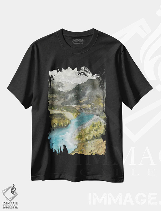 تیشرت طرح دار دریاچهٔ آبی در کوهستان، تزئینی اثر آنا اوز | فروشگاه ایماژ