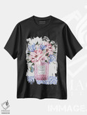 تیشرت طرح دار شمع با گل ها، تزئینی اثر آنا پائولا هوپه | فروشگاه ایماژ