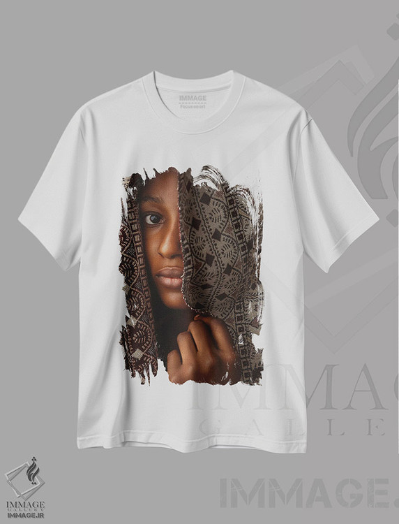 تیشرت طرح دار زن مرموز، هنر آمریکایی آفریقایی تبار اثر آدنیران آدسانیا | immage.ir