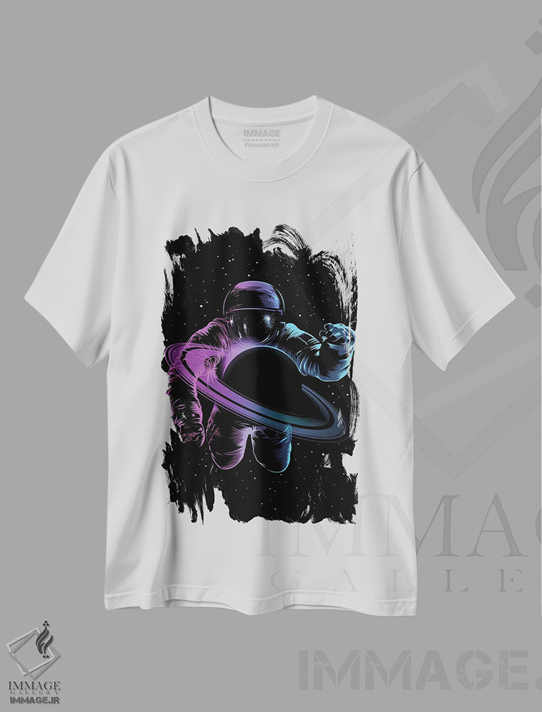 تیشرت طرح دار فضانورد در زحل، هنر دیجیتال اثر آلبرتو پرز | immage.ir