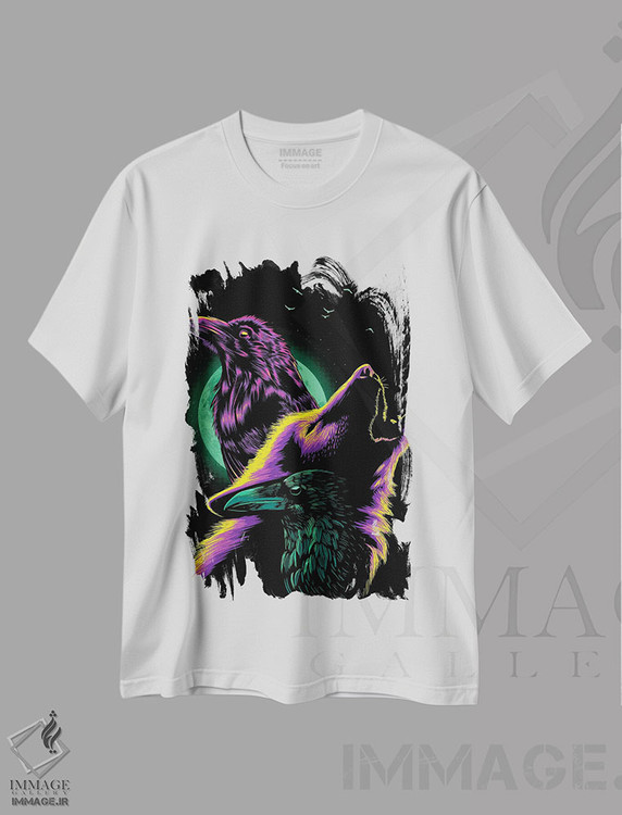 تیشرت طرح دار کلاغ ها و زوزهٔ گرگ زیر ماه، هنر دیجیتال اثر آلبرتو پرز | immage.ir