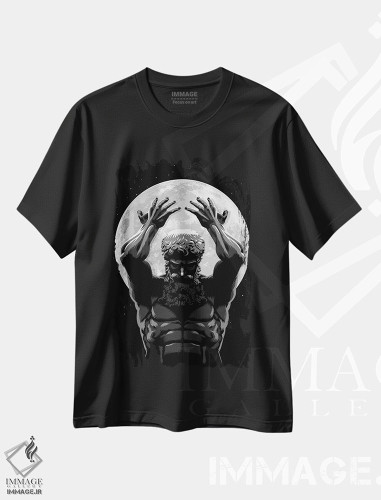 تیشرت طرح دار خدایی که ماه را در دست دارد، هنر دیجیتال سیاه و سفید اثر آلبرتو پرز | فروشگاه ایماژ