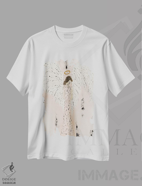 تیشرت طرح دار فرشتهٔ خانه روستایی صورتی، تزئینی اثر اشلی بردلی | immage.ir