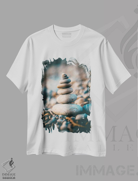 تیشرت طرح دار سنگ های تعادل یافته، تزئینی اثر آرسی بسی | immage.ir