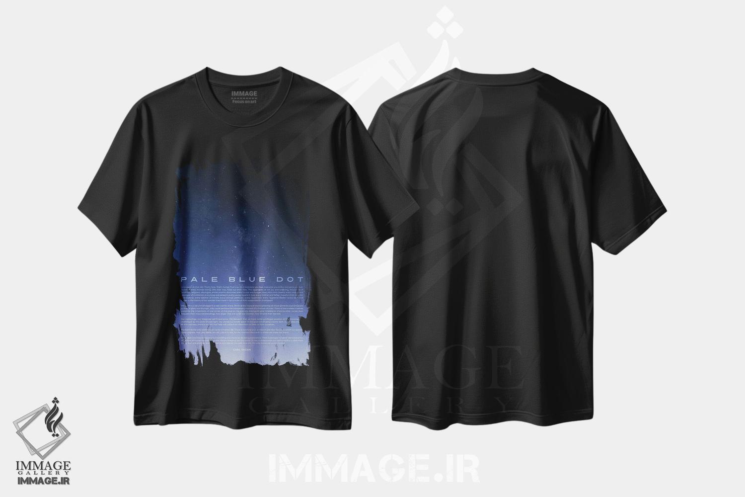 تیشرت طرح دار نقطهٔ آبی کم رنگ ۲، هنر دیجیتال اثر نیکیتا آباکوموف | فروشگاه ایماژ