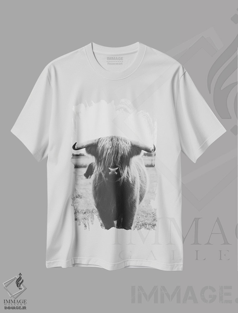 تیشرت طرح دار گاو کوهستانی، هنر تزئینی سیاه و سفید اثر امیلی وینتیج کو | فروشگاه ایماژ