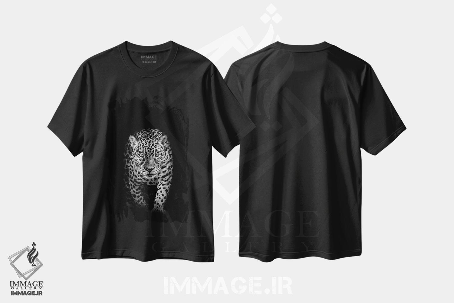 تیشرت طرح دار پلنگ در حال کمین، عکاسی سیاه و سفید اثر آدریان ویریو | immage.ir