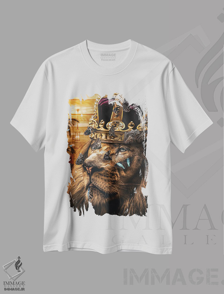 تیشرت طرح دار شیر پادشاه با تاج طلایی و پروانه ها، مدیوم اثر آدریان ویریو | فروشگاه ایماژ
