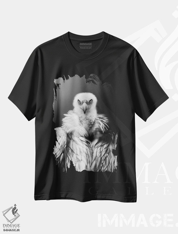 تیشرت طرح دار عقاب پادشاه، عکاسی سیاه و سفید اثر آدریان ویریو | immage.ir
