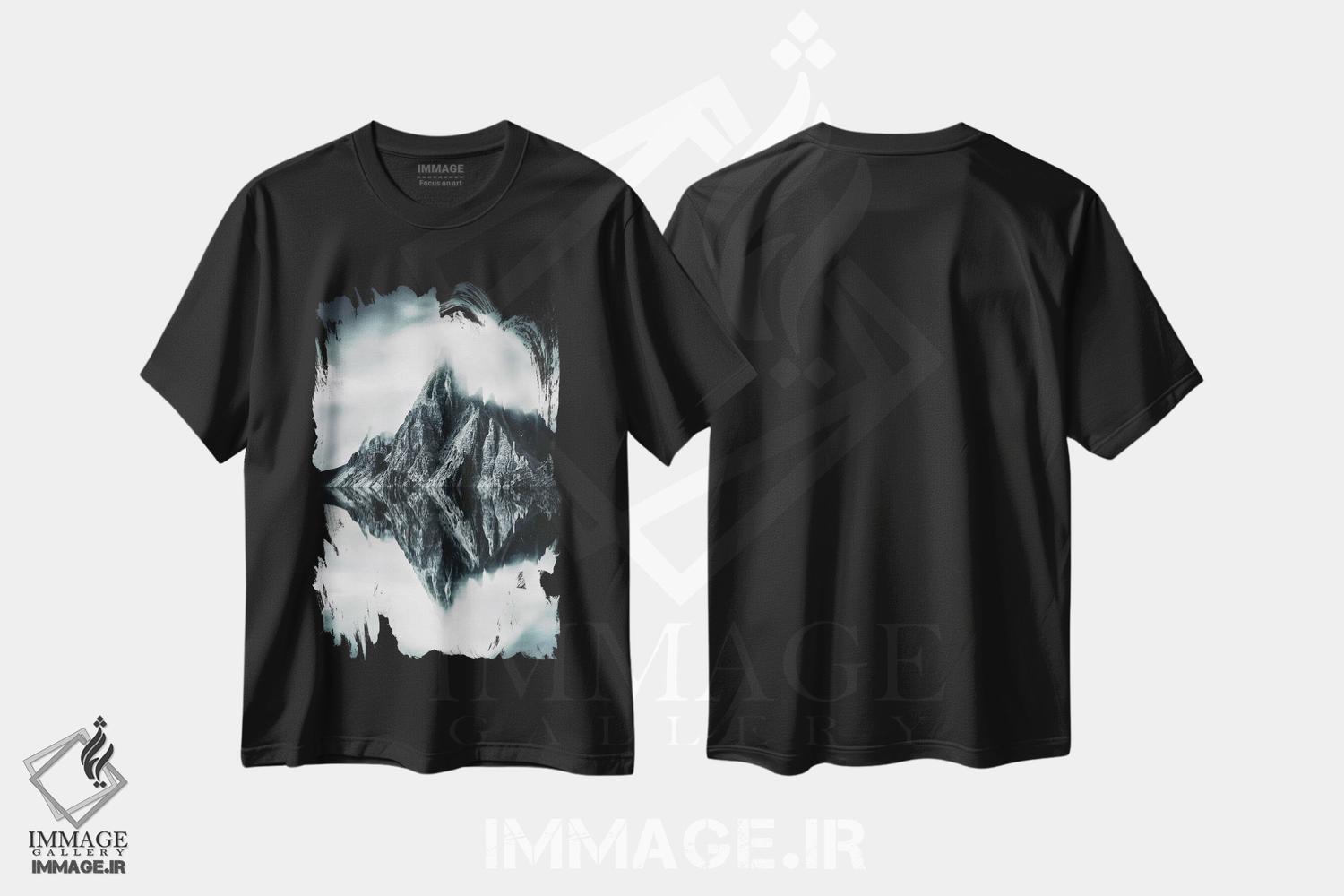 تیشرت طرح دار کوه ها با بازتاب دریاچه، عکاسی سیاه و سفید اثر آدریان ویریو | immage.ir