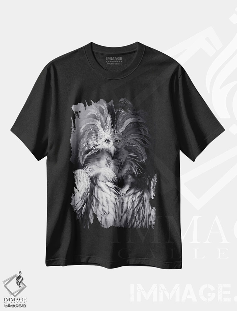 تیشرت طرح دار عقاب خانواده سلطنتی، با ماسک، عکاسی سیاه و سفید اثر آدریان ویریو | فروشگاه ایماژ