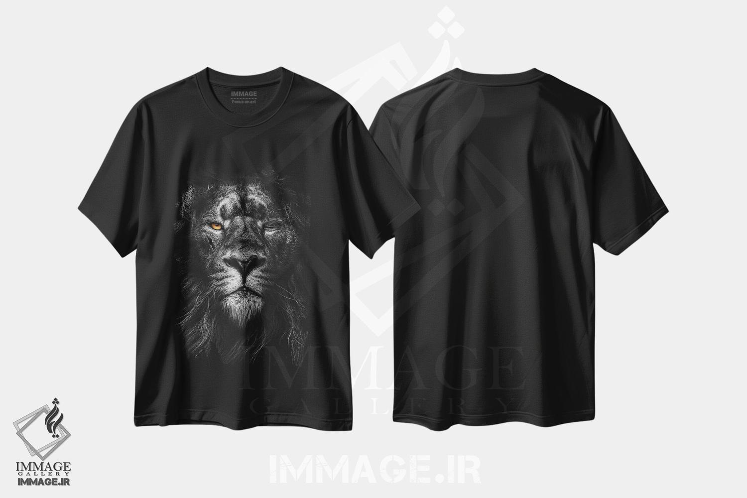 تیشرت طرح دار شیر جنگجو، سیاه وسفید، عکاسی سیاه و سفید اثر آدریان ویریو | immage.ir