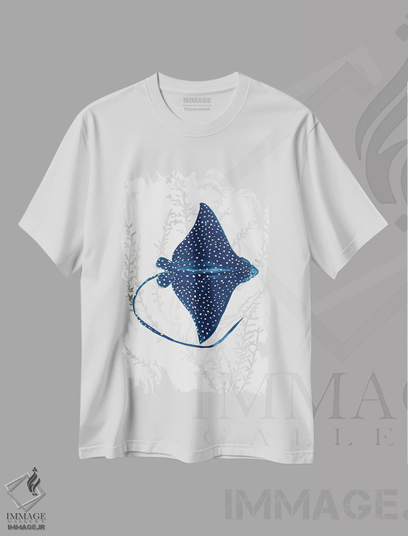 تیشرت طرح دار رِی ماهی آبی I، دکور ساحلی اثر ایمی ویلسون | immage.ir