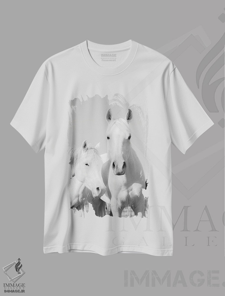 تیشرت طرح دار اسب های عربی، عکاسی سیاه و سفید اثر اندرو لِوِر | immage.ir