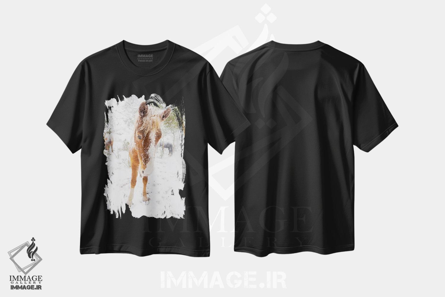 تیشرت طرح دار اسب برفی، مدیوم اثر اندرو لِوِر | immage.ir