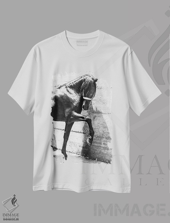 تیشرت طرح دار اسب اندلسی سیاه، عکاسی سیاه و سفید اثر اندرو لِوِر | فروشگاه ایماژ