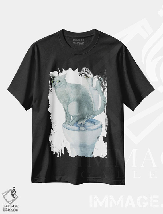 تیشرت طرح دار گربهٔ بریتانیایی روی توالت، مدیوم اثر آلکسی دیمیتریویچ شمیروف | فروشگاه ایماژ