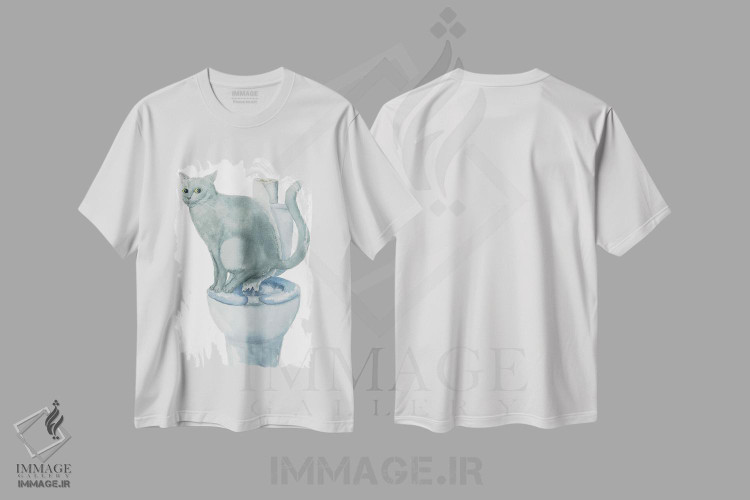 تیشرت طرح دار گربهٔ بریتانیایی روی توالت، مدیوم اثر آلکسی دیمیتریویچ شمیروف | immage.ir
