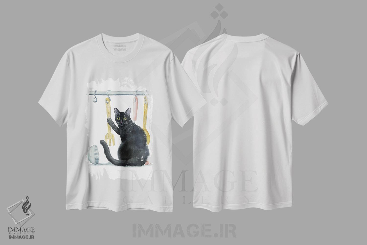 تیشرت طرح دار گربهٔ سیاه در آشپزخانه، مدیوم اثر آلکسی دیمیتریویچ شمیروف | immage.ir