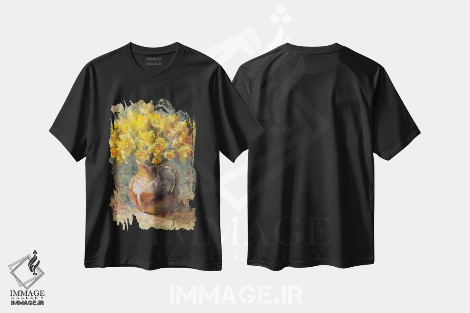 تیشرت طرح دار نرگس ها در پارچ، هنر فاخر معاصر اثر الکس کلی | immage.ir