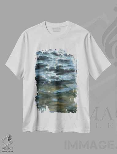 تیشرت طرح دار بوسیده شده توسط خورشید، دکور ساحلی اثر آلسیا یرمیوا | فروشگاه ایماژ