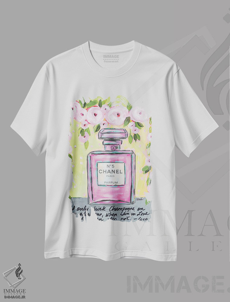 تیشرت طرح دار شامپاین شنل، دکور معاصر اثر برندا بوش | immage.ir