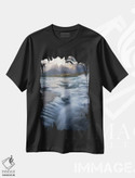 تیشرت طرح دار دریاچه پئوه، مدیوم اثر استیو برکلی | immage.ir