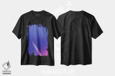 تیشرت طرح دار آسمان آبی تیره و هواپیما، تزئینی اثر بلی | immage.ir