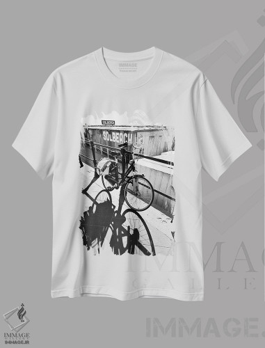 تیشرت طرح دار سایه و نور، عکاسی سیاه و سفید اثر بلی | فروشگاه ایماژ