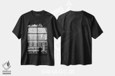 تیشرت طرح دار پنجرهٔ آمستردام، عکاسی سیاه و سفید اثر بلی | فروشگاه ایماژ