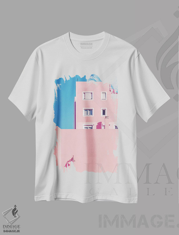 تیشرت طرح دار خانهٔ آفتابی و آسمان آبی، مدیوم اثر بلی | immage.ir
