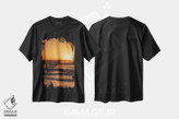 تیشرت طرح دار غروب اسکله پاسیفیکا، دکور ساحلی اثر جان بیلوس | immage.ir