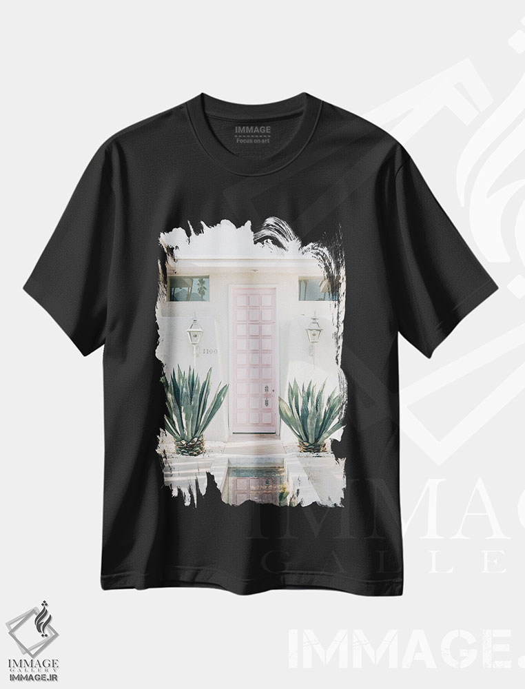 تیشرت طرح دار آن درِ صورتی، تزئینی اثر جان بیلوس | فروشگاه ایماژ