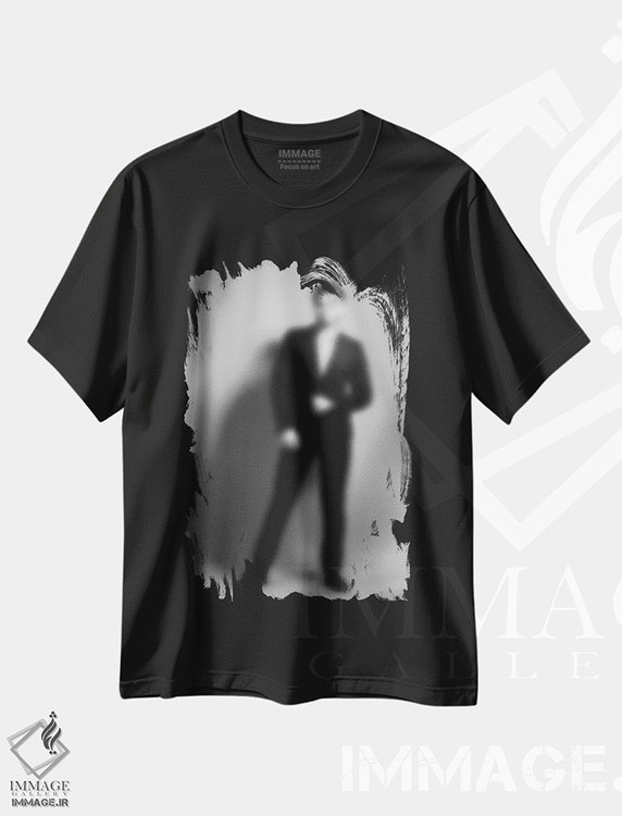 تیشرت طرح دار جولیان محو، عکاسی سیاه و سفید اثر فایو بای فایو کالکتیو | فروشگاه ایماژ