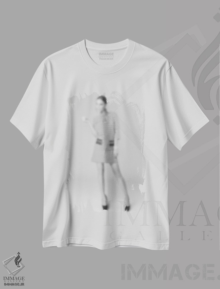 تیشرت طرح دار اُفلیا محو، عکاسی سیاه و سفید اثر فایو بای فایو کالکتیو | immage.ir