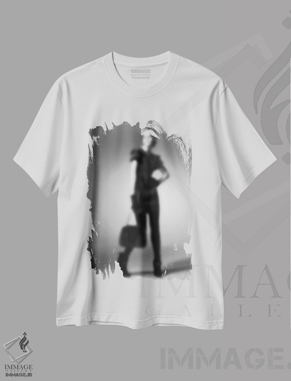 تیشرت طرح دار شینیون محو، عکاسی سیاه و سفید اثر فایو بای فایو کالکتیو | immage.ir