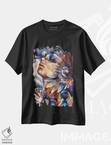 تیشرت طرح دار زن با گل ها، هنر فاخر معاصر اثر بلول آرت | فروشگاه ایماژ