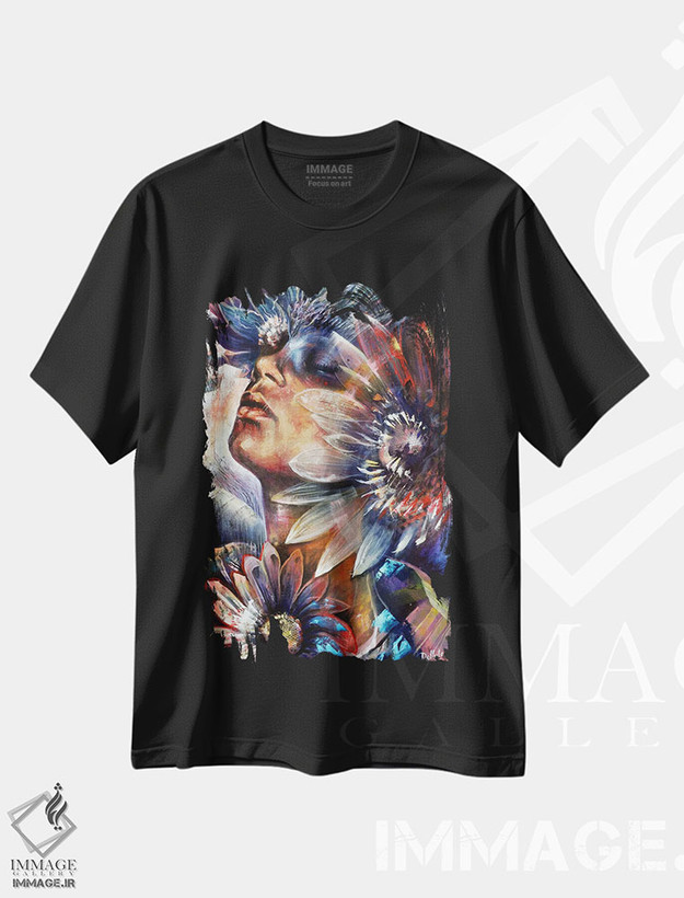 تیشرت طرح دار زن با گل ها، هنر فاخر معاصر اثر بلول آرت | فروشگاه ایماژ