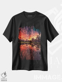 تیشرت طرح دار دریاچهٔ غروب، مدیوم اثر بن مولدر | فروشگاه ایماژ
