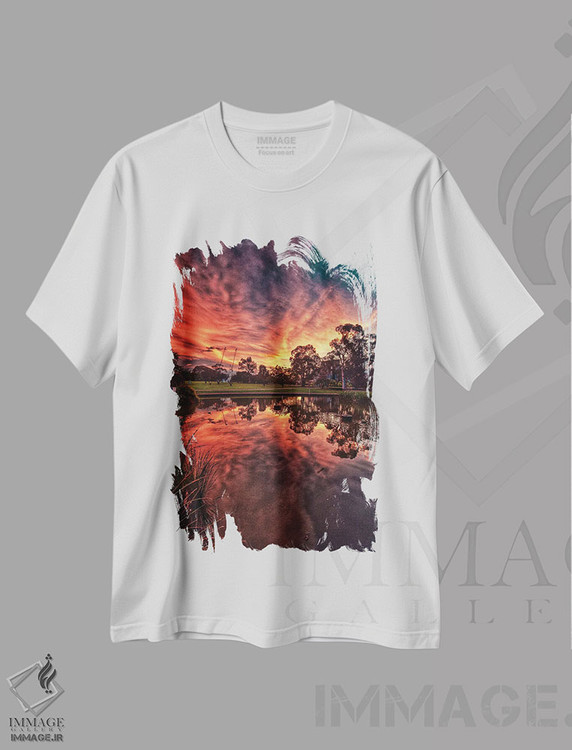 تیشرت طرح دار دریاچهٔ غروب، مدیوم اثر بن مولدر | immage.ir