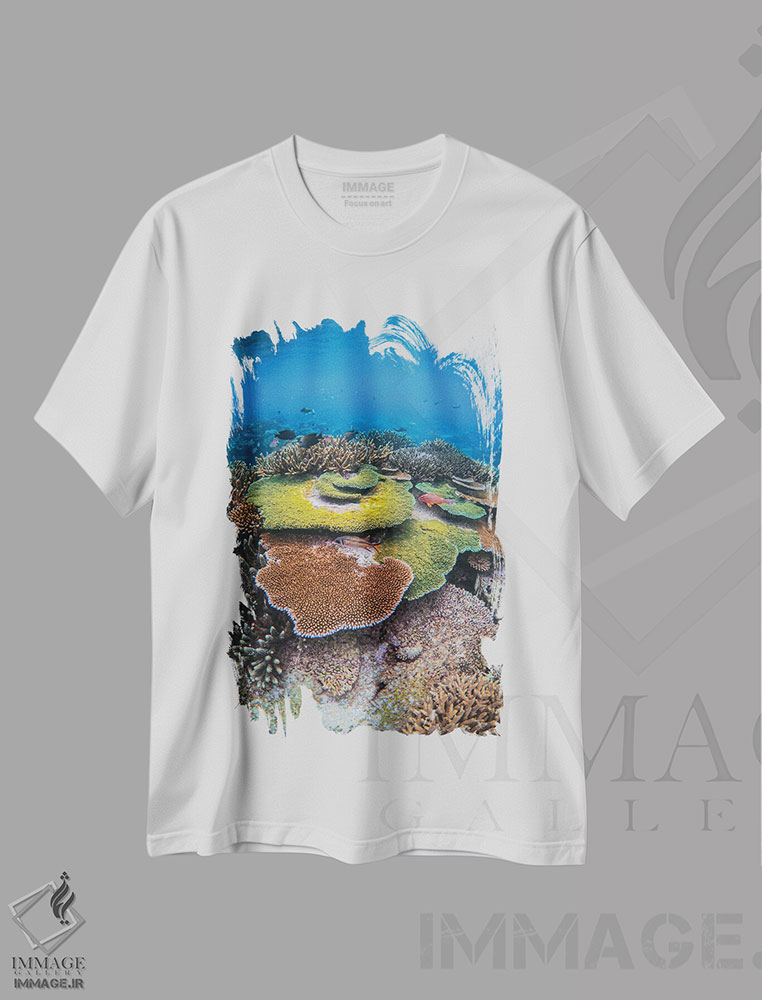 تیشرت طرح دار رنگ های صخرهٔ مرجانی، مدیوم اثر بن مولدر | immage.ir