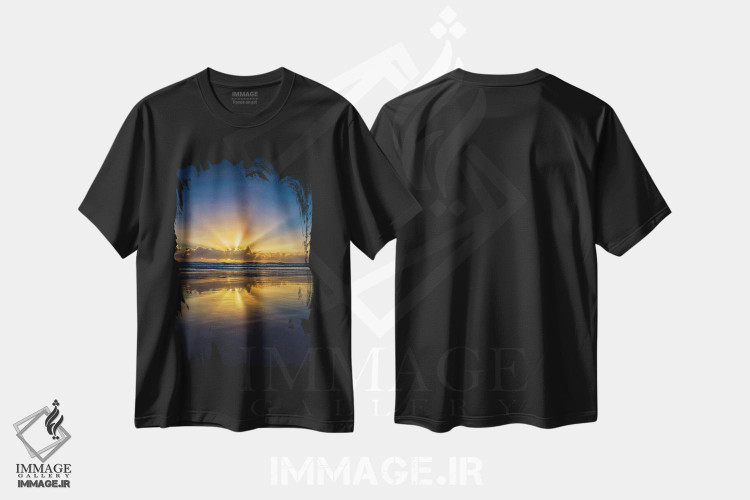 تیشرت طرح دار خانهٔ خورشید تابان، مدیوم اثر بن مولدر | immage.ir