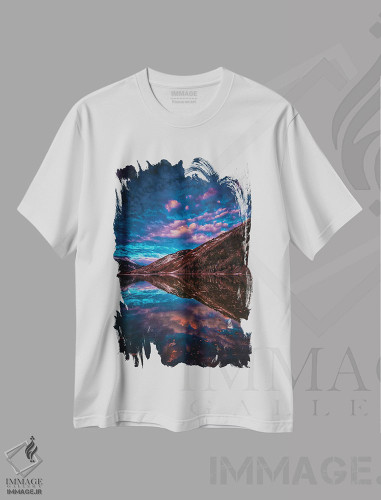 تیشرت طرح دار بازتاب کوهستان، مدیوم اثر بن مولدر | فروشگاه ایماژ