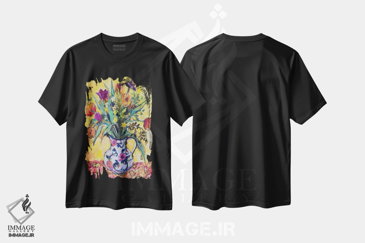 تیشرت طرح دار کوزهٔ گل های بهاری روی زمینهٔ زرد، دکور معاصر اثر آن اورام | فروشگاه ایماژ